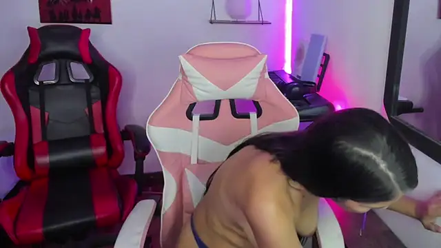 jessi and boy online show from 02-19-26, 04:14