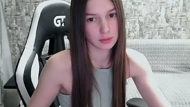 Snapshot of MissMiaCutie chatting on 02-21-25, 03:43 MissMiaCutie online show from 02-21-25, 03:43