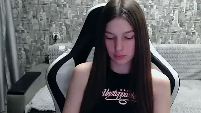 Snapshot of MissMiaCutie chatting on 02-25-25, 03:27 MissMiaCutie online show from 02-25-25, 03:27