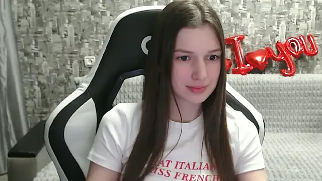 Snapshot of MissMiaCutie chatting on 03-11-25, 07:14 MissMiaCutie online show from 03-11-25, 07:14