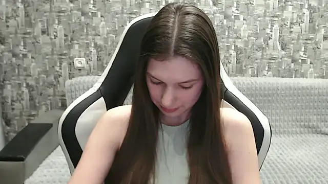 Snapshot of MissMiaCutie chatting on 03-19-25, 04:34 MissMiaCutie online show from 03-19-25, 04:34