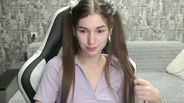 Snapshot of MissMiaCutie chatting on 09-11-25, 09:20 MissMiaCutie online show from 09-11-25, 09:20