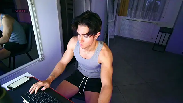 Snapshot of ChristianLevine_ chatting on 04-19-26, 05:45 ChristianLevine online show from 04-19-26, 05:45
