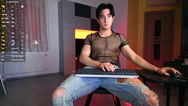 Snapshot of ChristianLevine_ chatting on 05-12-26, 06:21 ChristianLevine online show from 05-12-26, 06:21
