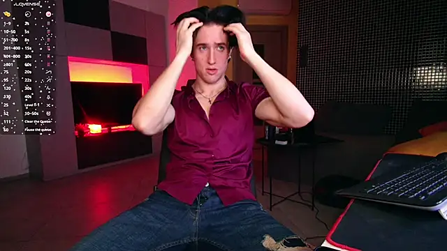 Snapshot of ChristianLevine_ chatting on 06-18-26, 04:13 ChristianLevine online show from 06-18-26, 04:13