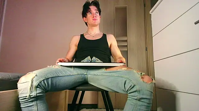 Snapshot of ChristianLevine_ chatting on 07-08-26, 05:39 ChristianLevine online show from 07-08-26, 05:39