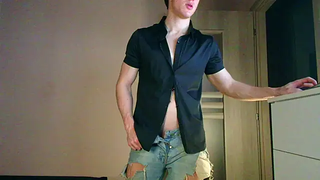 Snapshot of ChristianLevine_ chatting on 07-15-26, 04:07 ChristianLevine online show from 07-15-26, 04:07
