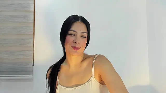 bella hadid1  online show from 03-21-26, 12:26