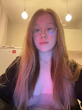 Eva Weyne online show from 01-25-25, 04:24