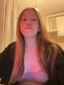 Eva Weyne online show from 01-26-25, 02:41