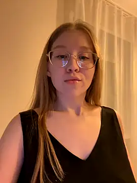 Eva Weyne online show from 10-29-25, 06:42