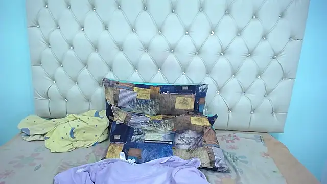 LindaKardi online show from 11-26-25, 04:30