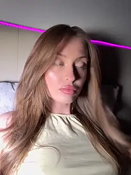 Snapshot of Sweet__Milly chatting on 04-21-26, 05:50 Sweet Milly online show from 04-21-26, 05:50