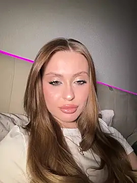 Snapshot of Sweet__Milly chatting on 04-30-26, 07:31 Sweet Milly online show from 04-30-26, 07:31