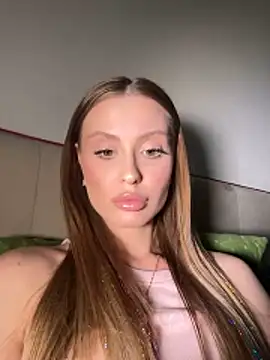 Snapshot of Sweet__Milly chatting on 05-07-26, 03:06 Sweet Milly online show from 05-07-26, 03:06