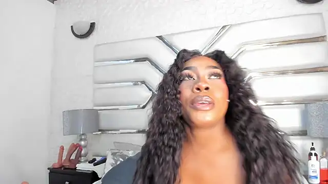Snapshot of LexiieGrey chatting on 06-16-26, 10:45 LexiieGrey online show from 06-16-26, 10:45