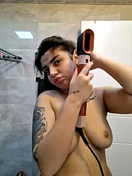 Snapshot of Esmertarcinim chatting on 01-06-25, 01:41 Esmertarcinim online show from 01-06-25, 01:41