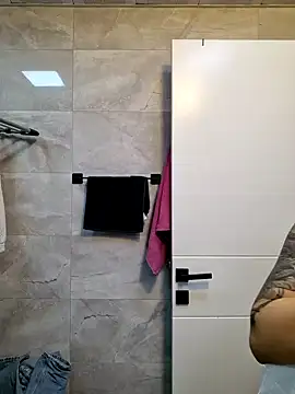 Snapshot of Esmertarcinim chatting on 01-08-25, 03:39 Esmertarcinim online show from 01-08-25, 03:39