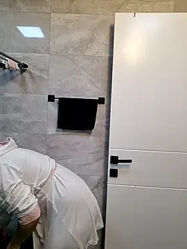 Snapshot of Esmertarcinim chatting on 02-07-25, 11:45 Esmertarcinim online show from 02-07-25, 11:45