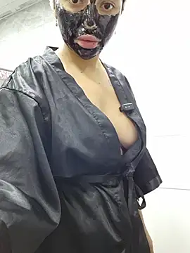 Snapshot of Esmertarcinim chatting on 10-19-25, 12:17 Esmertarcinim online show from 10-19-25, 12:17