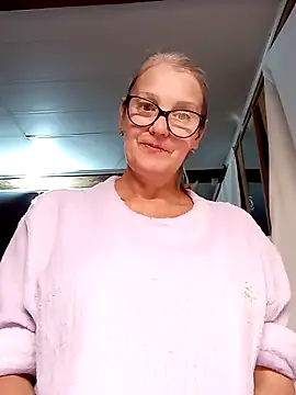 irinamaux online show from 10-27-25, 04:44