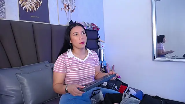 Snapshot of Sofi_Perez_ chatting on 05-19-26, 11:16 Sofi Perez online show from 05-19-26, 11:16