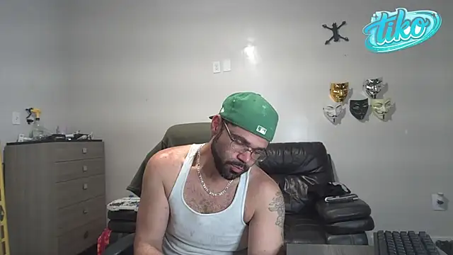 Zander823 online show from 05-14-26, 01:01