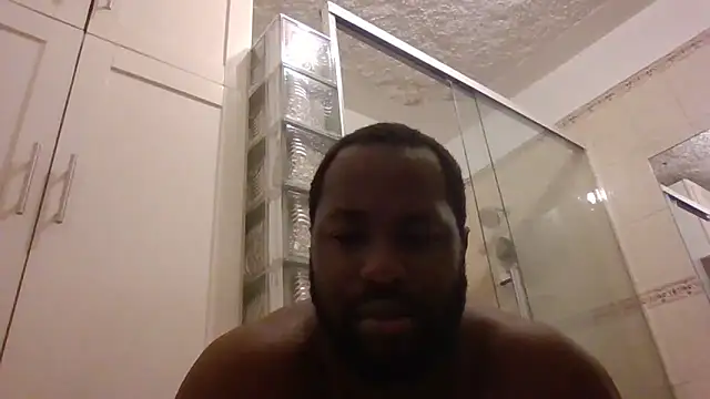 Snapshot of Bighood_T chatting on 05-30-26, 05:37 Bighood T online show from 05-30-26, 05:37