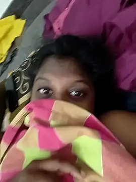 Snapshot of tamilachi4u chatting on 12-15-24, 05:31 tamilachi4u online show from 12-15-24, 05:31