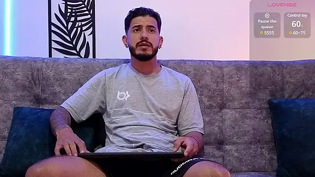 Snapshot of Bruno_Mattos chatting on 01-15-25, 08:05 Bruno Mattos online show from 01-15-25, 08:05