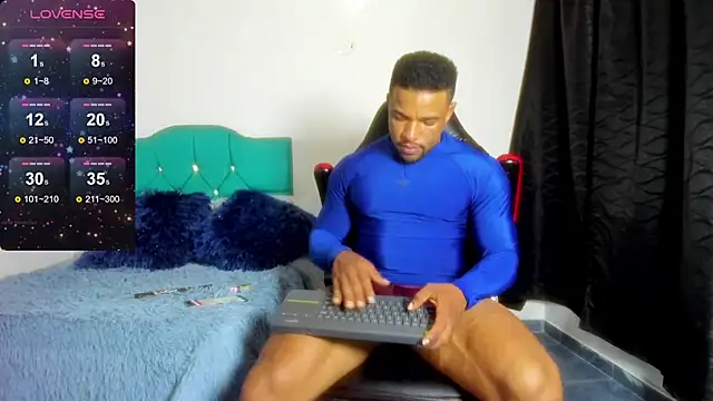 Snapshot of estebanlobo- chatting on 12-16-24, 09:09 estebanlobo- online show from 12-16-24, 09:09