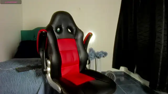 Snapshot of estebanlobo- chatting on 01-18-25, 05:26 estebanlobo- online show from 01-18-25, 05:26