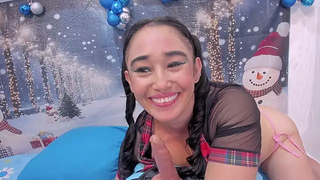 Snapshot of charlotte-11 chatting on 12-20-25, 03:41 charlotte-11 online show from 12-20-25, 03:41