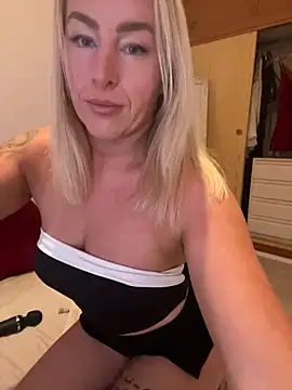 Snapshot of ChristyAdair chatting on 12-13-24, 03:54 ChristyAdair online show from 12-13-24, 03:54