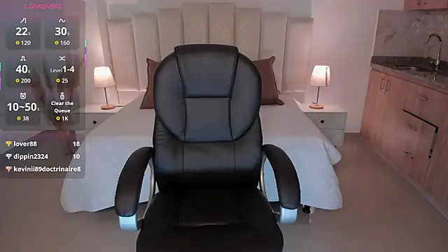 Aida adams online show from 11-29-25, 03:15