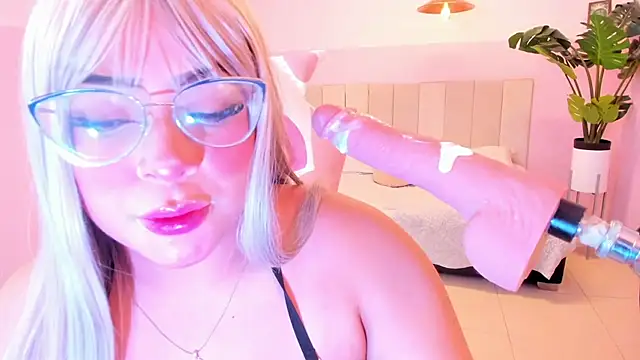 Snapshot of Red_lady chatting on 03-04-25, 03:44 Red lady online show from 03-04-25, 03:44