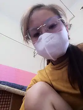 Snapshot of -Almira- chatting on 11-13-25, 02:21 -Almira- online show from 11-13-25, 02:21