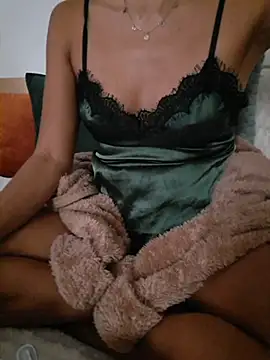Snapshot of SexyErola27 chatting on 05-09-26, 09:14 SexyErola27 online show from 05-09-26, 09:14
