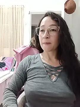 emilypoppy3 online show from 05-27-26, 10:07