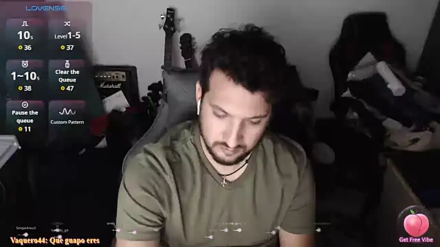 Snapshot of Tzurielo chatting on 02-26-25, 11:04 Tzurielo online show from 02-26-25, 11:04