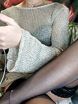 Snapshot of Melody87 chatting on 10-15-25, 08:42 Melody87 online show from 10-15-25, 08:42