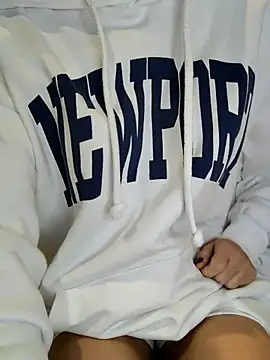 Snapshot of Melody87 chatting on 11-25-25, 08:20 Melody87 online show from 11-25-25, 08:20