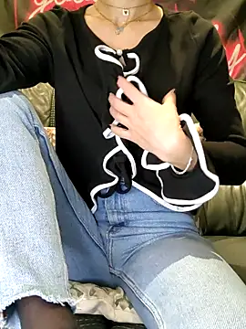 Snapshot of Melody87 chatting on 11-29-25, 09:18 Melody87 online show from 11-29-25, 09:18