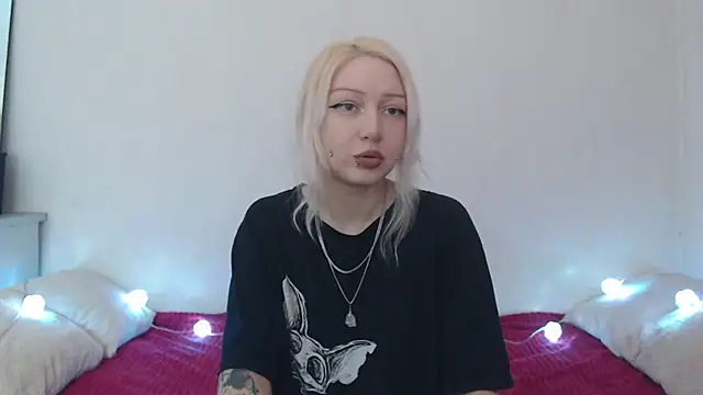 Snapshot of Emily_hardcore chatting on 07-07-26, 11:20 Emily hardcore online show from 07-07-26, 11:20