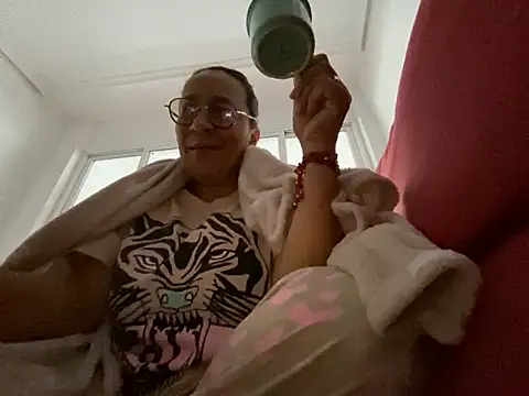 sweeviolet online show from 01-12-25, 08:46