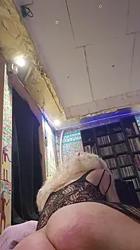 Snapshot of Toptransluder chatting on 12-04-25, 04:00 Toptransluder online show from 12-04-25, 04:00