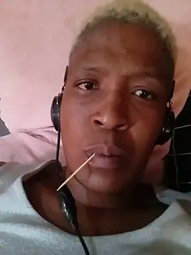 Snapshot of KinkyYours chatting on 06-17-26, 10:50 KinkyYours online show from 06-17-26, 10:50