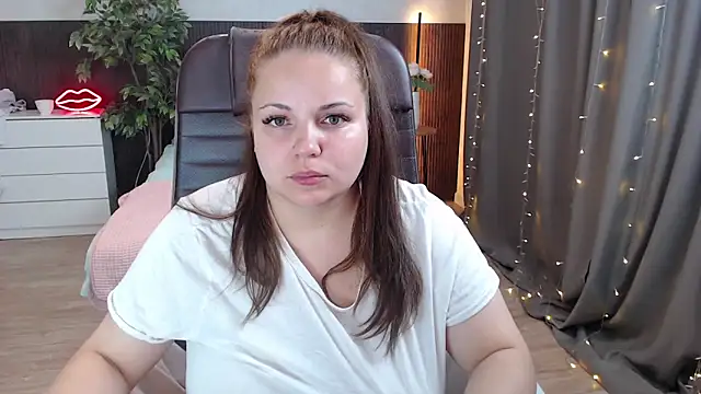 Snapshot of Crazyy_girl_ chatting on 06-21-26, 04:37 Crazyy girl online show from 06-21-26, 04:37