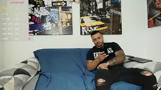 Snapshot of hott_dicks chatting on 12-19-24, 10:32 hott dicks online show from 12-19-24, 10:32