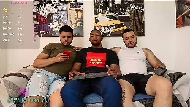 Snapshot of hott_dicks chatting on 01-14-25, 06:28 hott dicks online show from 01-14-25, 06:28